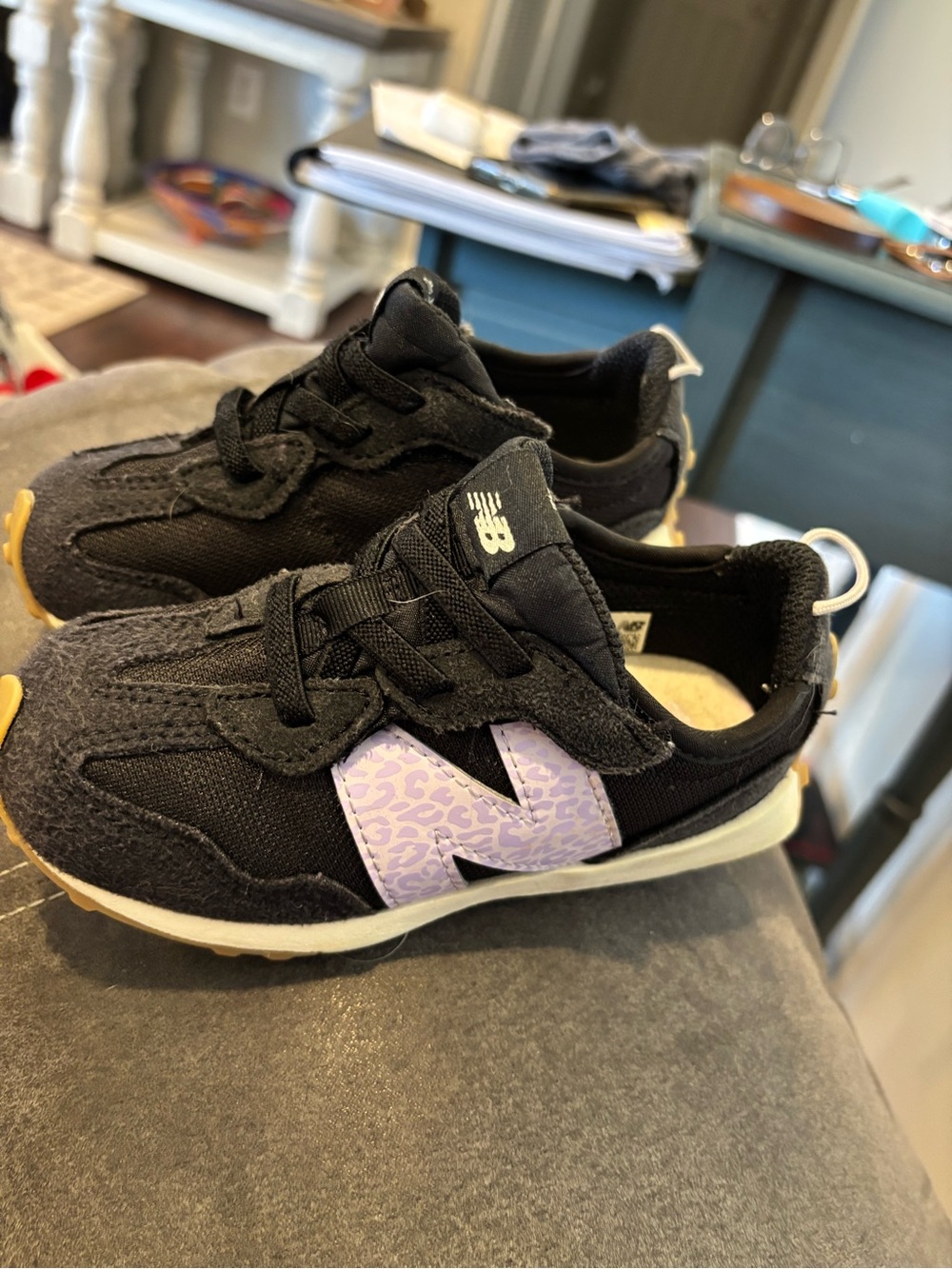 New Balance 327 toddler’s' Black Sneakers with Lavender Accent size 8